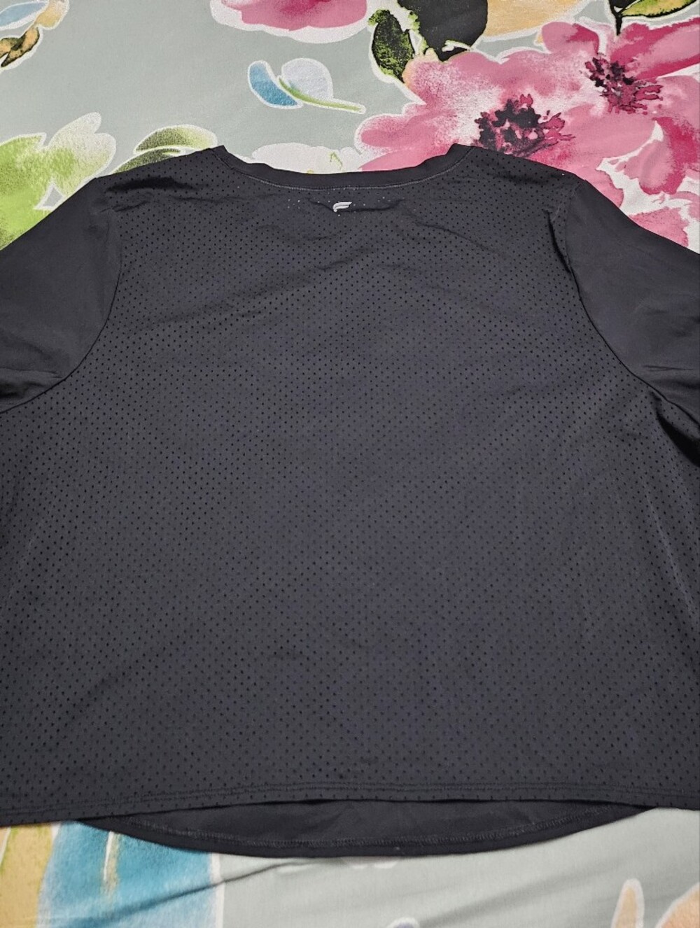 Fabletics Black Lightweight Performance Top - Picture 5 of 6